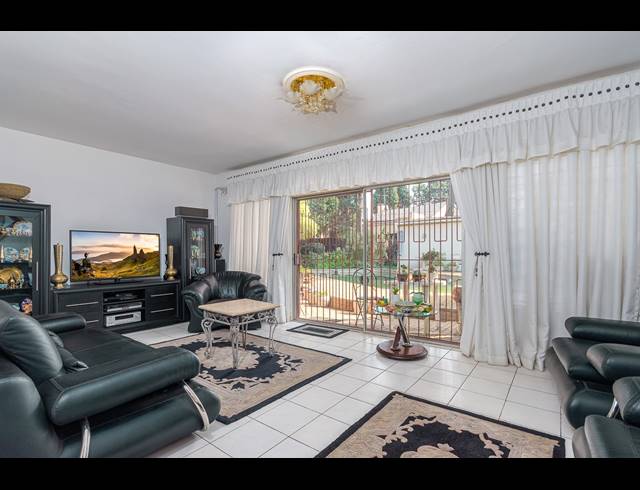 300M² BUSINESS FOR SALE IN ROSEBANK